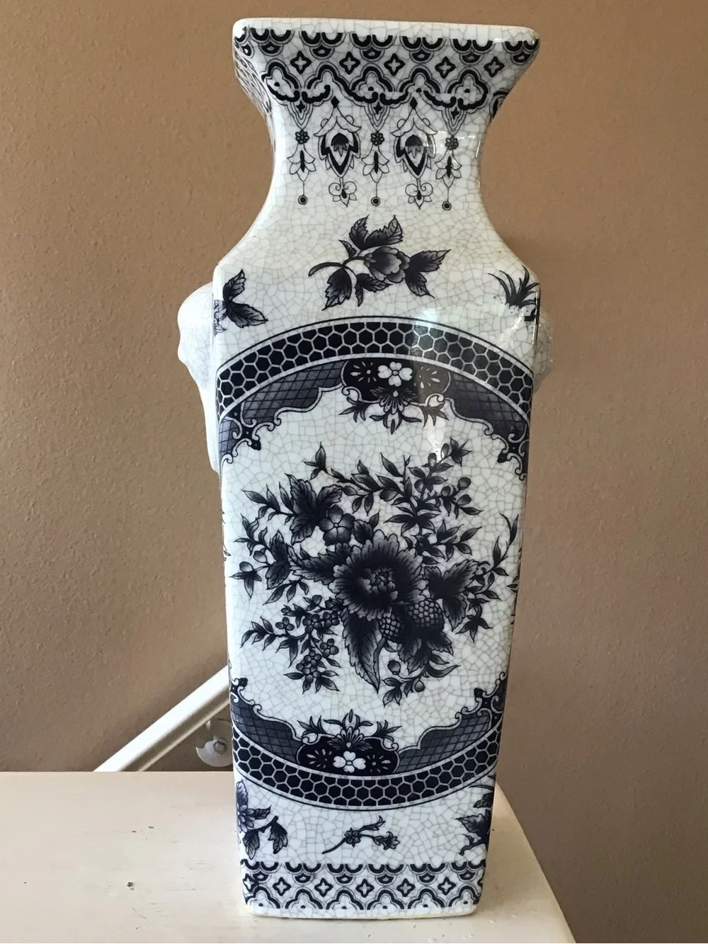 Chinoiserie Black & White Crackle Finish Floral Lions Vase
